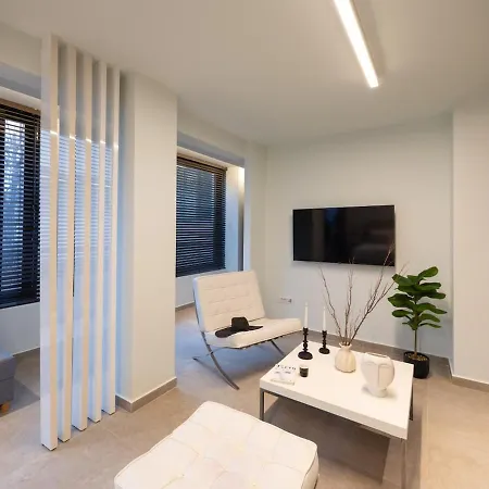 Lady Sou - Heart Of Rhodes, Modern Comfort Apartment *