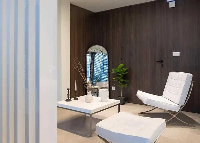 Lady Sou - Heart Of Rhodes, Modern Comfort Apartment Rhodes City
